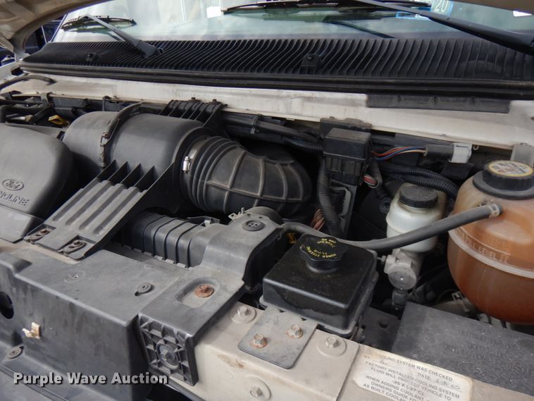 image for item JQ9239 2005 Ford E350  shuttle bus