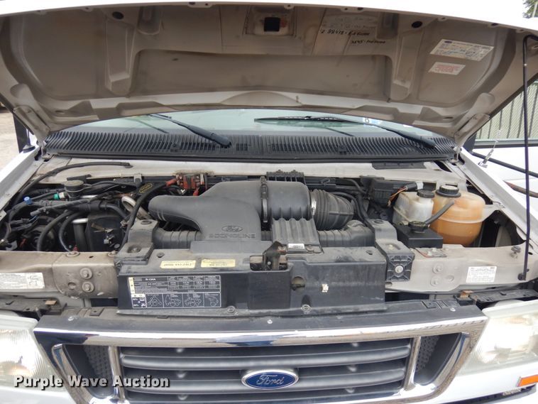 image for item JQ9240 2007 Ford E350  shuttle bus