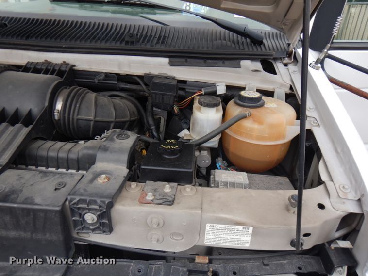 image for item JQ9240 2007 Ford E350  shuttle bus