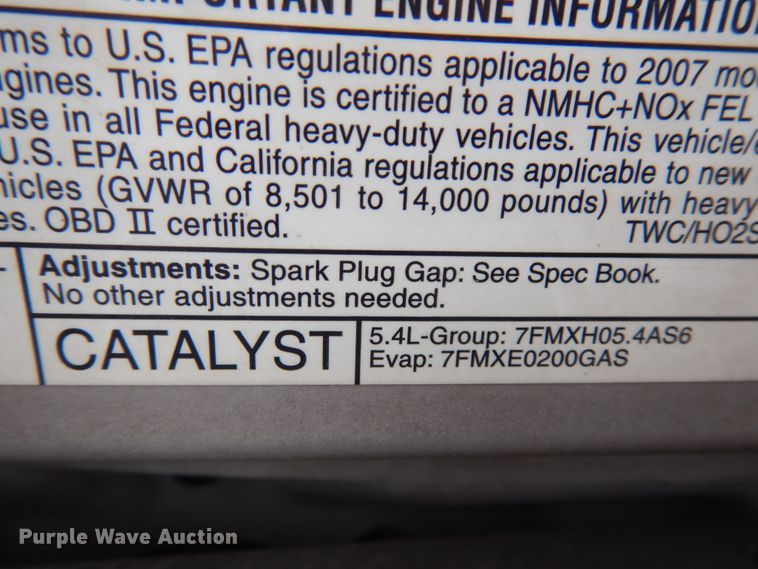 image for item JQ9240 2007 Ford E350  shuttle bus