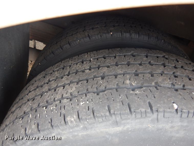 image for item JQ9240 2007 Ford E350  shuttle bus