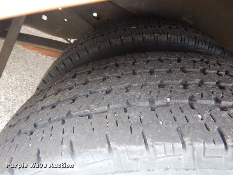 image for item JQ9240 2007 Ford E350  shuttle bus