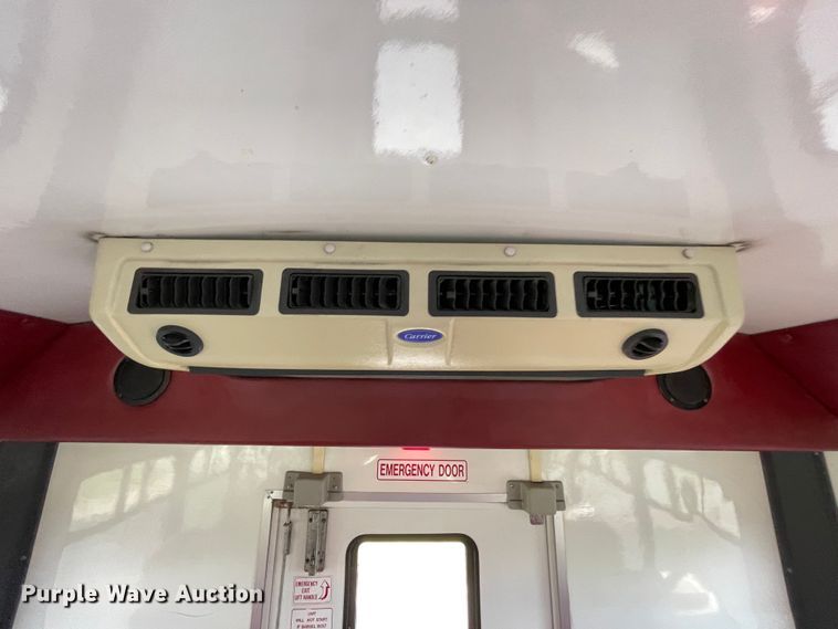 image for item JQ9522 2007 Chevrolet Express G3500  shuttle bus