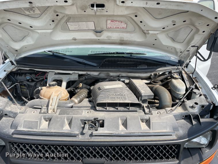 image for item JQ9522 2007 Chevrolet Express G3500  shuttle bus