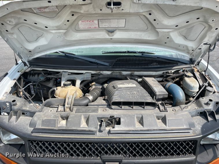 image for item JQ9523 2007 Chevrolet Express G3500  shuttle bus