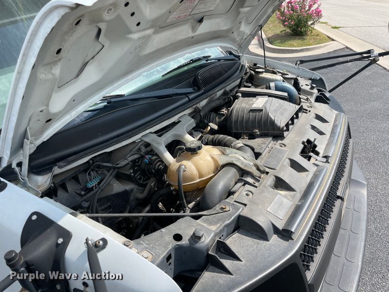 image for item JQ9523 2007 Chevrolet Express G3500  shuttle bus