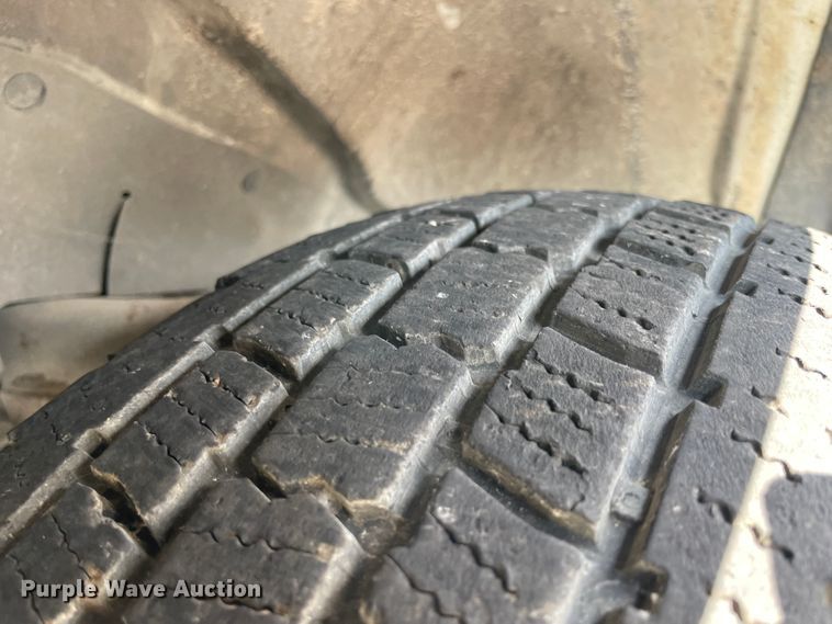 image for item JQ9523 2007 Chevrolet Express G3500  shuttle bus