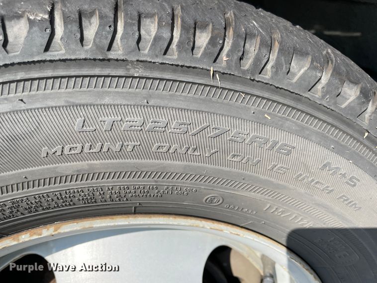 image for item JQ9523 2007 Chevrolet Express G3500  shuttle bus