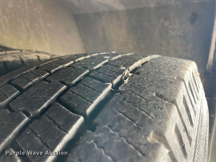 image for item JQ9523 2007 Chevrolet Express G3500  shuttle bus