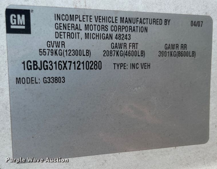 image for item JQ9523 2007 Chevrolet Express G3500  shuttle bus