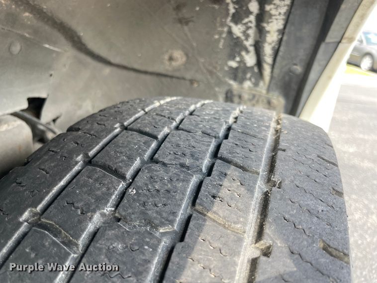 image for item JQ9524 2009 Chevrolet Express 3500  shuttle bus