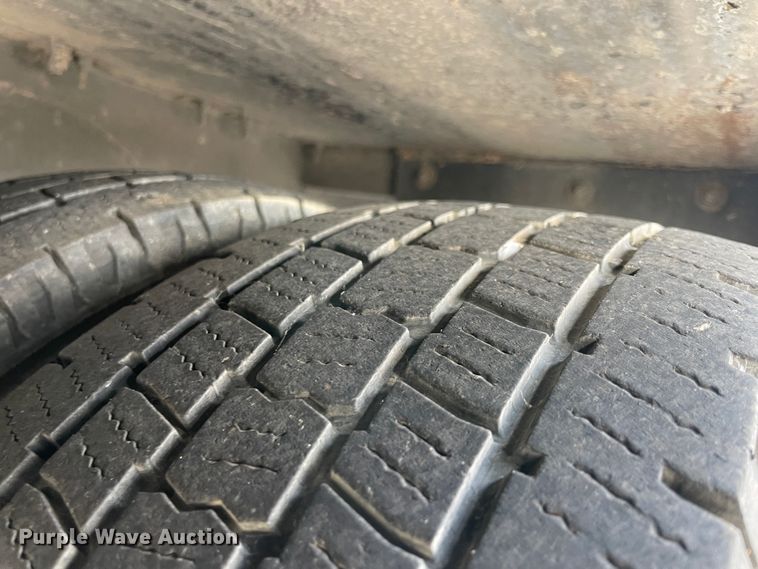 image for item JQ9524 2009 Chevrolet Express 3500  shuttle bus