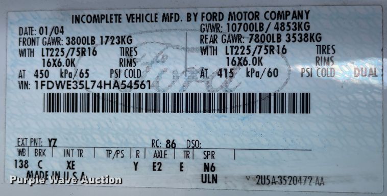 image for item JQ9525 2004 Ford E350 Super Duty  shuttle bus