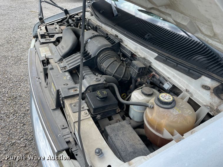 image for item JQ9526 2005 Ford Econoline E450  shuttle bus