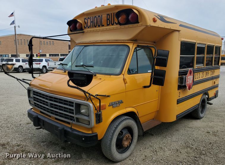 image for item KC9573 1996 Chevrolet C30 Bluebird  school bus