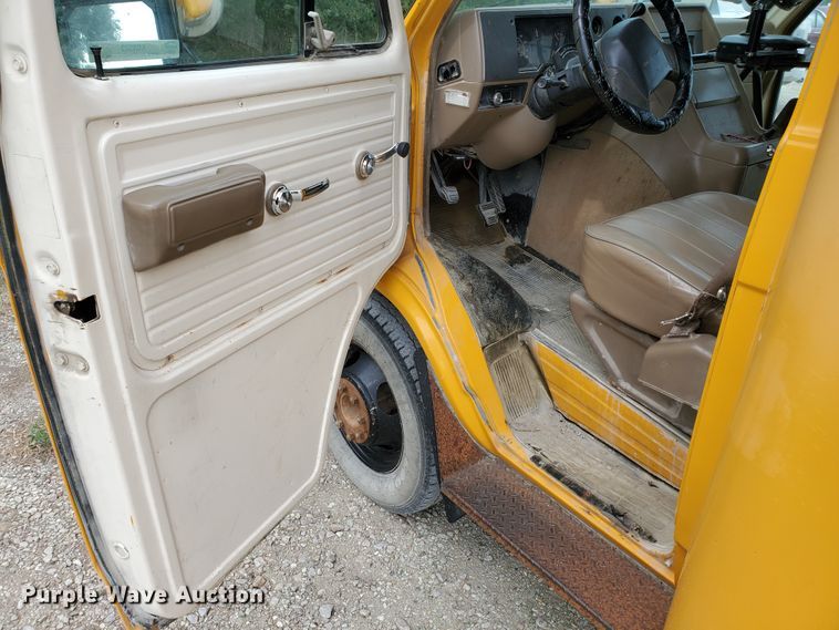 image for item KC9573 1996 Chevrolet C30 Bluebird  school bus