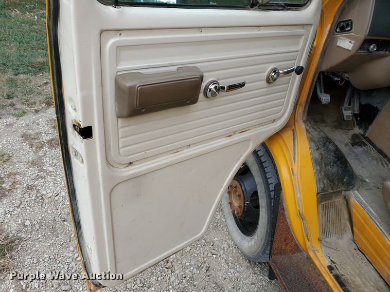 image for item KC9573 1996 Chevrolet C30 Bluebird  school bus