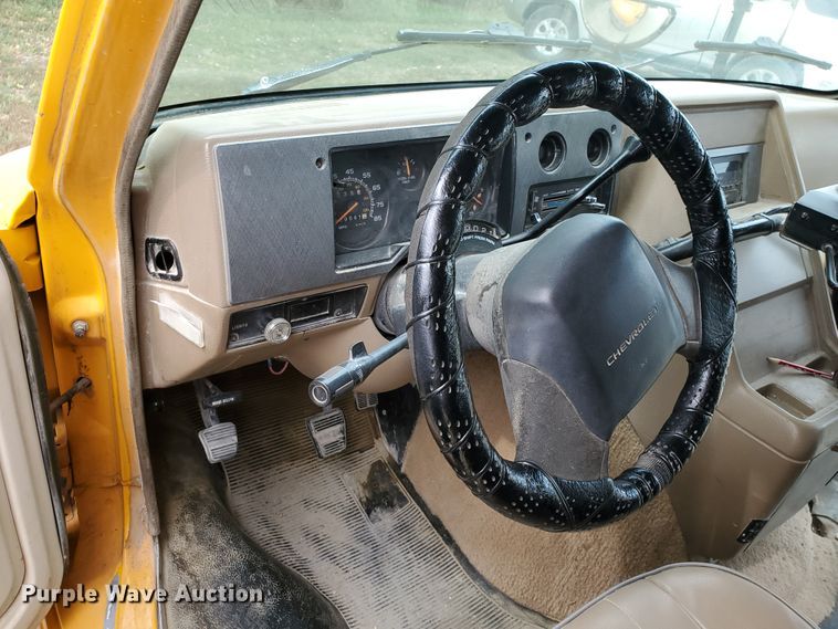 image for item KC9573 1996 Chevrolet C30 Bluebird  school bus