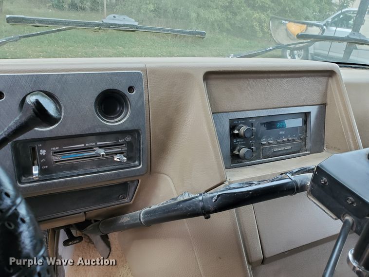 image for item KC9573 1996 Chevrolet C30 Bluebird  school bus