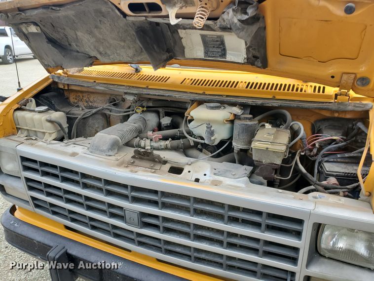 image for item KC9573 1996 Chevrolet C30 Bluebird  school bus