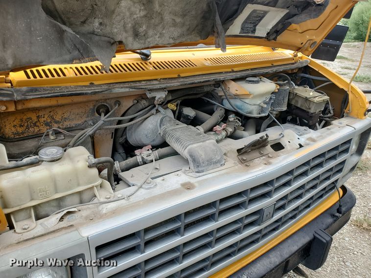 image for item KC9573 1996 Chevrolet C30 Bluebird  school bus