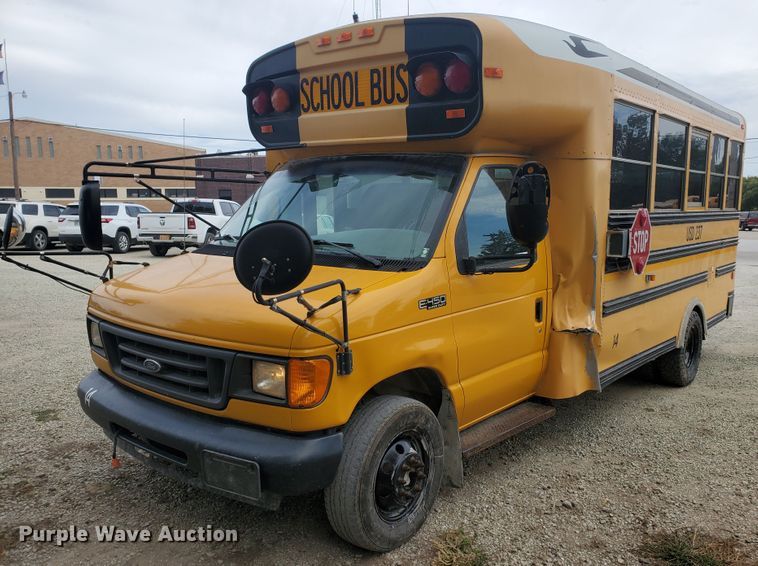 image for item KC9576 2005 Ford E450 Bluebird  school bus
