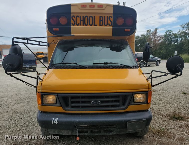 image for item KC9576 2005 Ford E450 Bluebird  school bus