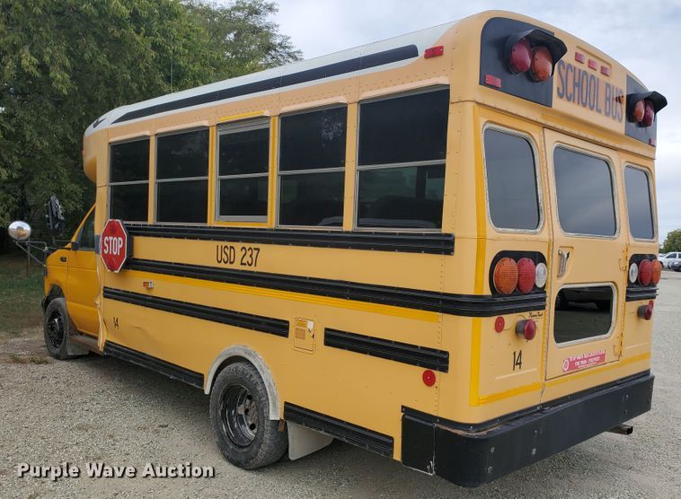 image for item KC9576 2005 Ford E450 Bluebird  school bus