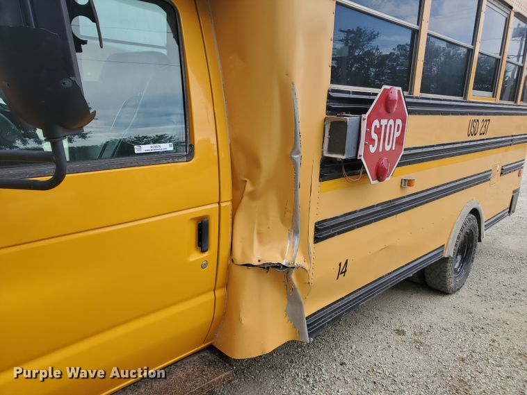 image for item KC9576 2005 Ford E450 Bluebird  school bus