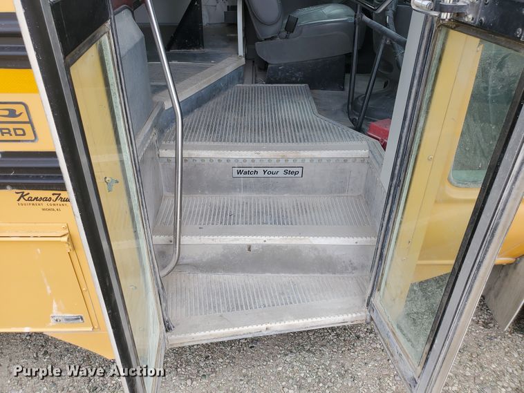 image for item KC9576 2005 Ford E450 Bluebird  school bus