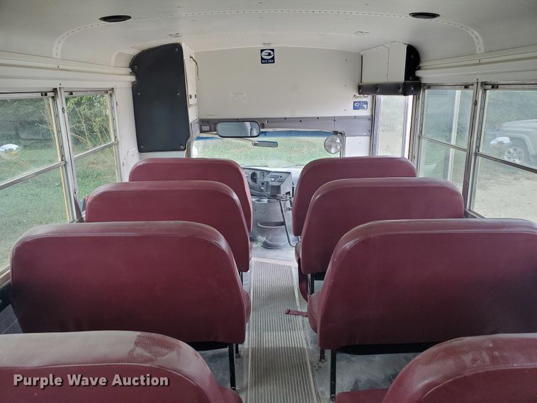 image for item KC9576 2005 Ford E450 Bluebird  school bus