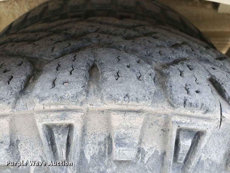 image for item KC9576 2005 Ford E450 Bluebird  school bus