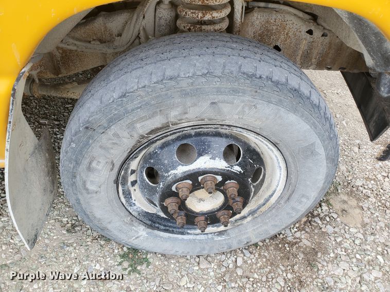 image for item KC9576 2005 Ford E450 Bluebird  school bus