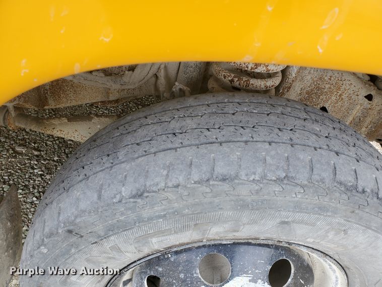 image for item KC9576 2005 Ford E450 Bluebird  school bus