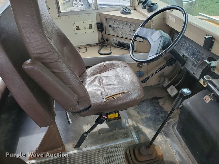 image for item KC9577 1995 International 3800  school bus