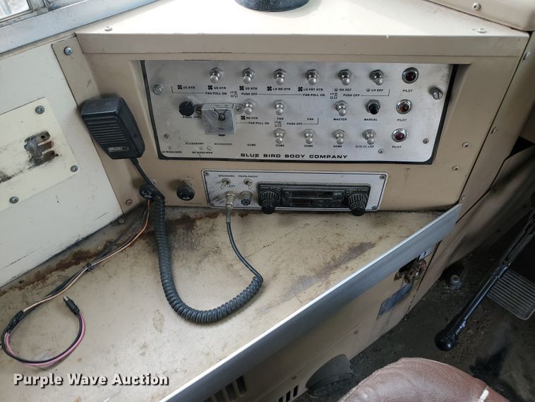 image for item KC9577 1995 International 3800  school bus