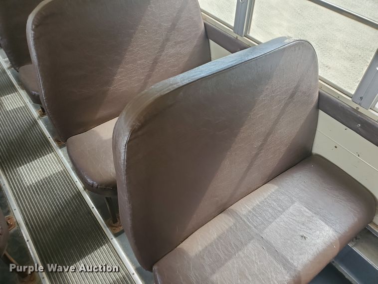 image for item KC9577 1995 International 3800  school bus