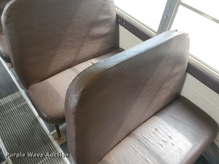 image for item KC9577 1995 International 3800  school bus