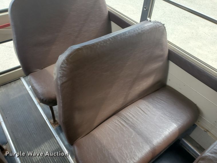 image for item KC9577 1995 International 3800  school bus