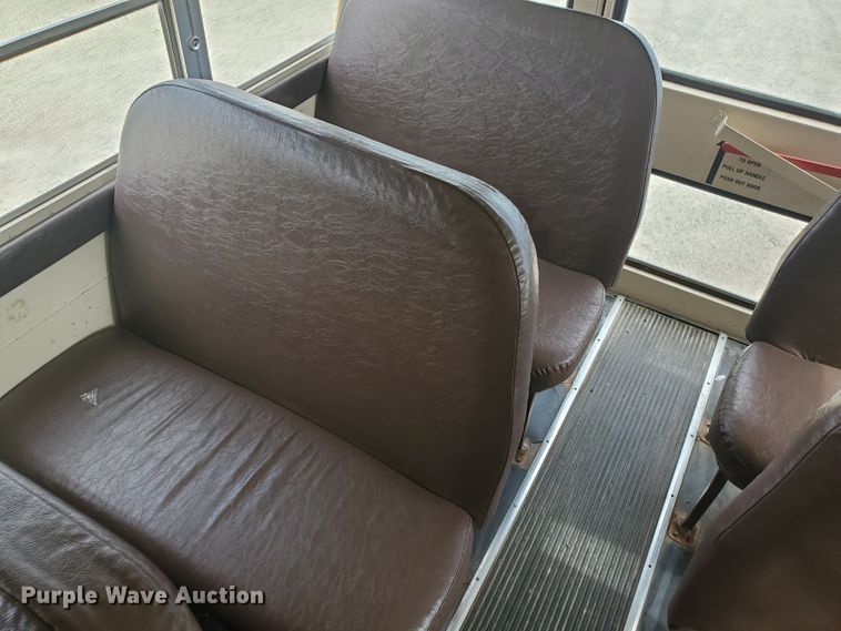 image for item KC9577 1995 International 3800  school bus