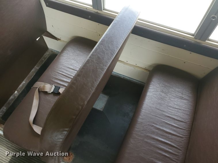 image for item KC9577 1995 International 3800  school bus