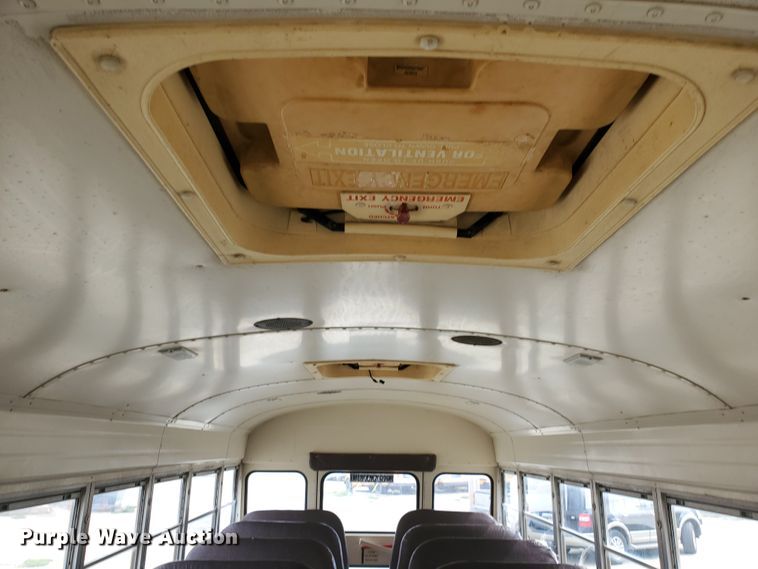 image for item KC9577 1995 International 3800  school bus