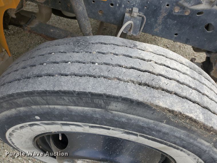 image for item KC9577 1995 International 3800  school bus