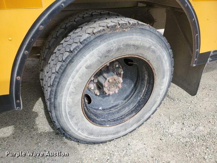 image for item KC9577 1995 International 3800  school bus