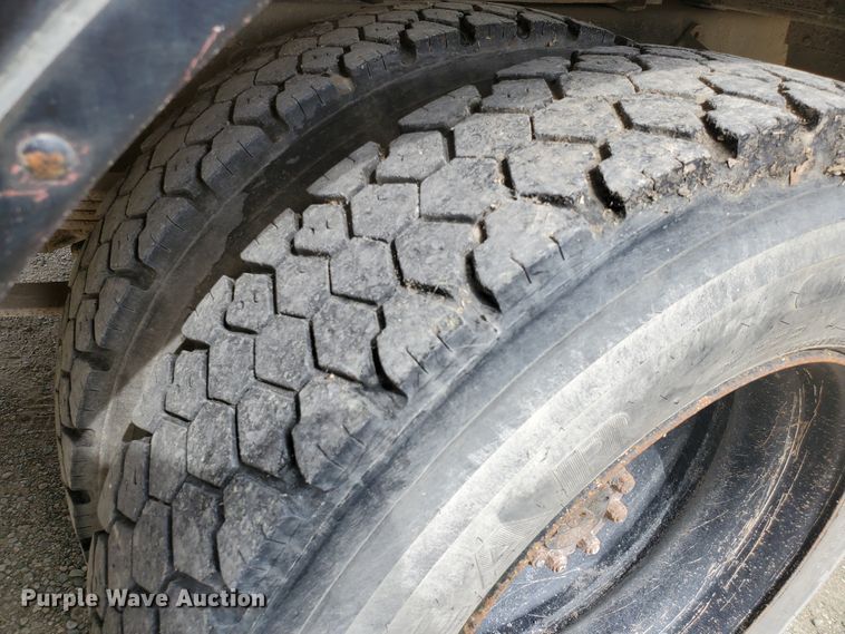 image for item KC9577 1995 International 3800  school bus