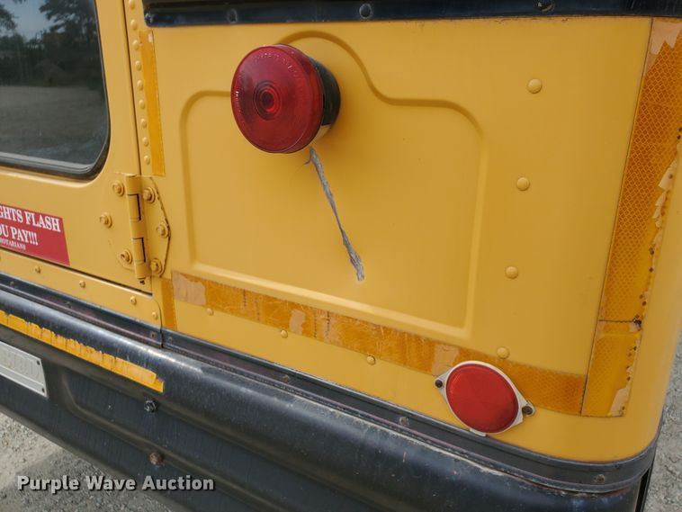 image for item KC9577 1995 International 3800  school bus