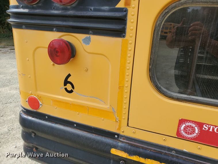 image for item KC9577 1995 International 3800  school bus