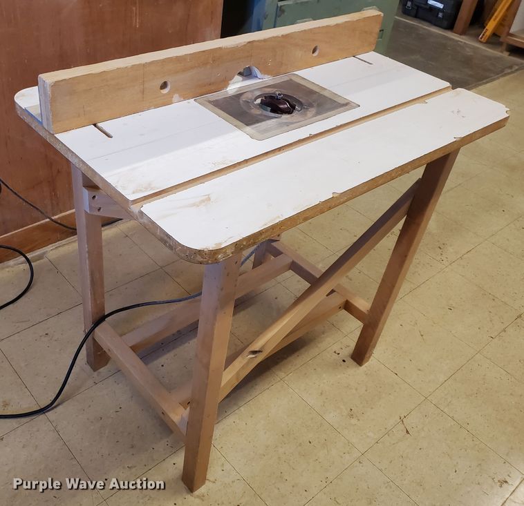 image for item KC9590 Makita 3612C  router table