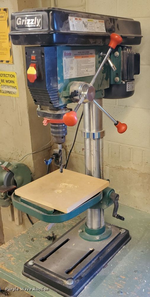 image for item KC9596 2013 Grizzly G7943  drill press