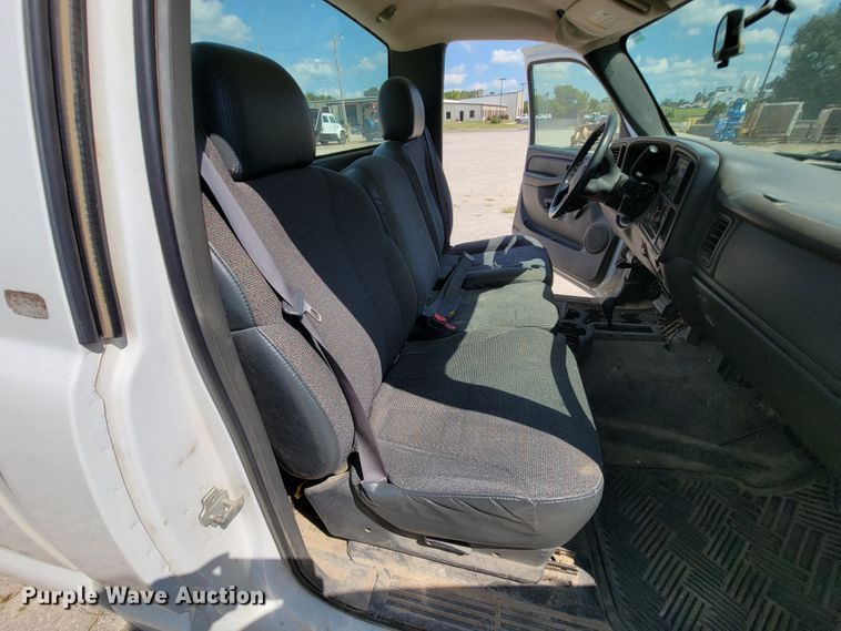 image for item KD9577 2005 Chevrolet Silverado 1500  pickup truck